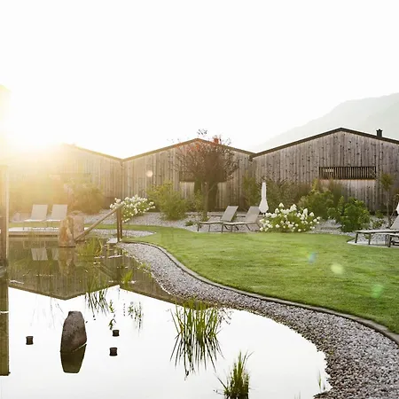 Amolaris Garden &